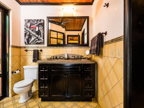 Beautiful Vacation Home with Easy Beach Access Private Pool in Playa Langosta