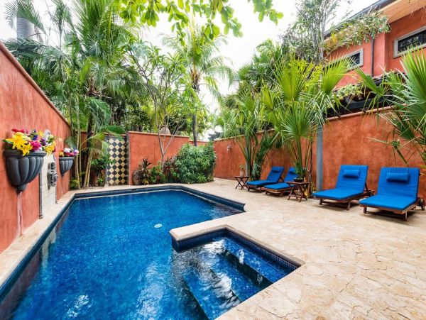 Beautiful Vacation Home with Easy Beach Access Private Pool in Playa Langosta