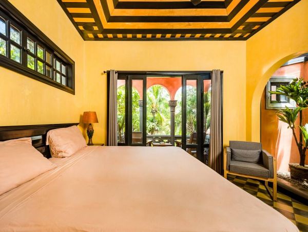 Beautiful Vacation Home with Easy Beach Access Private Pool in Playa Langosta