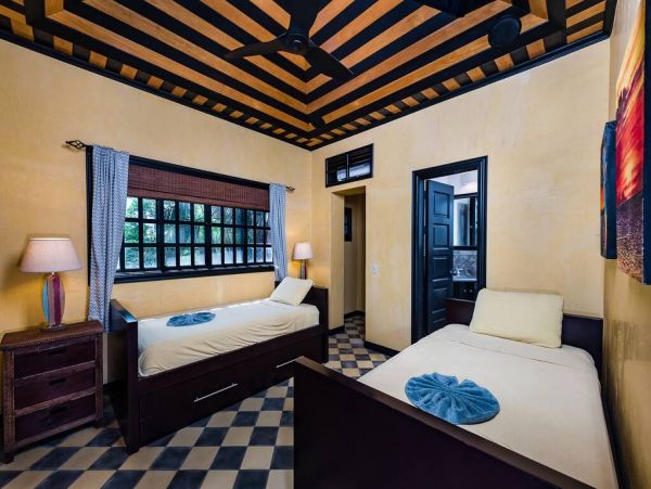 Beautiful Vacation Home with Easy Beach Access Private Pool in Playa Langosta