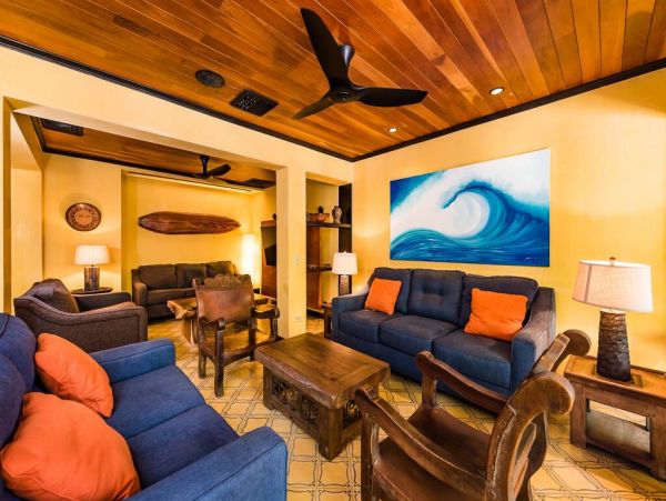 Beautiful Vacation Home with Easy Beach Access Private Pool in Playa Langosta
