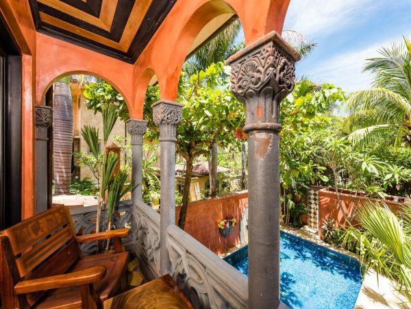 Beautiful Vacation Home with Easy Beach Access Private Pool in Playa Langosta
