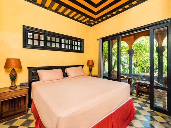 Beautiful Vacation Home with Easy Beach Access Private Pool in Playa Langosta