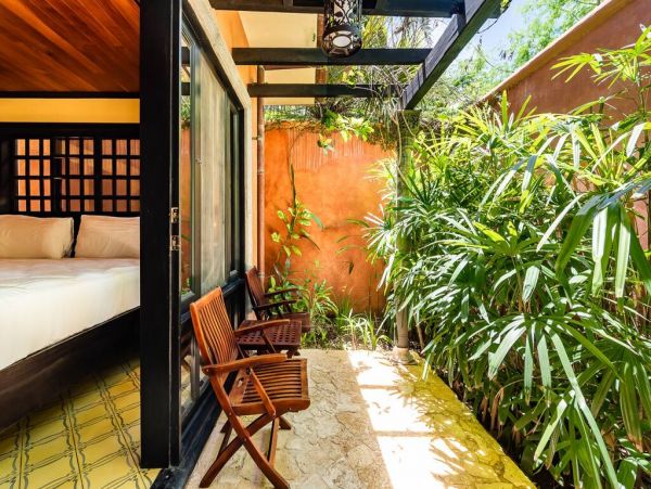 Beautiful Vacation Home with Easy Beach Access Private Pool in Playa Langosta