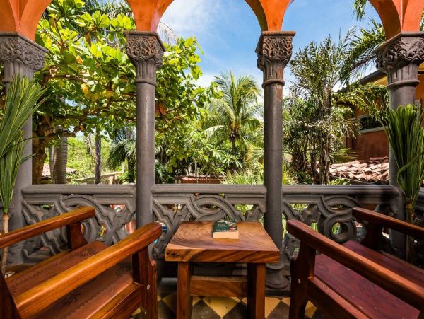 Beautiful Vacation Home with Easy Beach Access Private Pool in Playa Langosta
