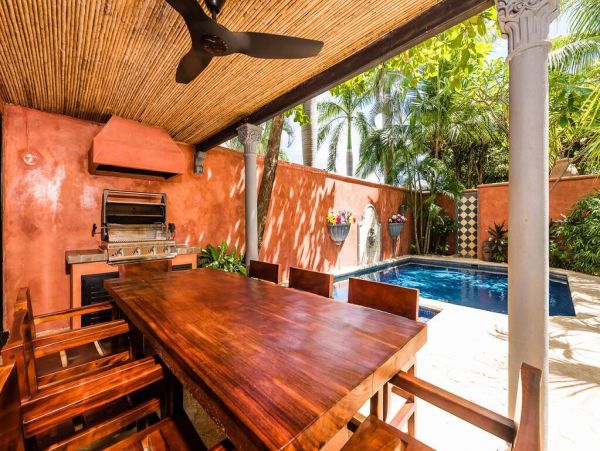Beautiful Vacation Home with Easy Beach Access Private Pool in Playa Langosta