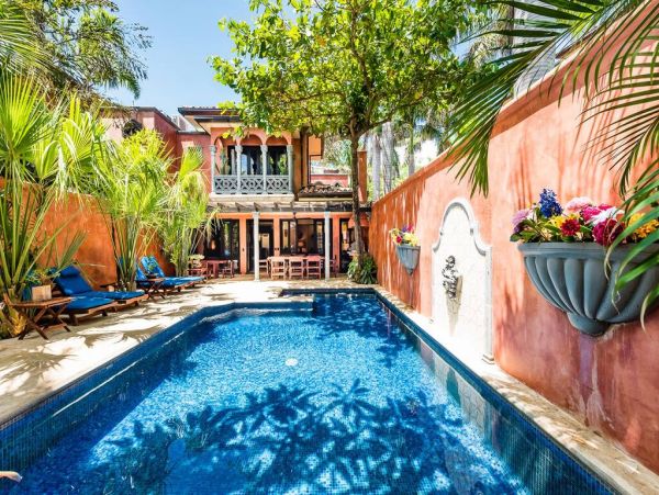 Beautiful Vacation Home with Easy Beach Access Private Pool in Playa Langosta