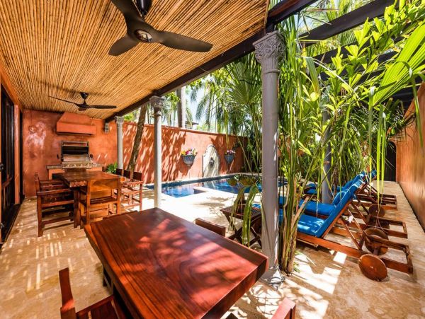 Beautiful Vacation Home with Easy Beach Access Private Pool in Playa Langosta