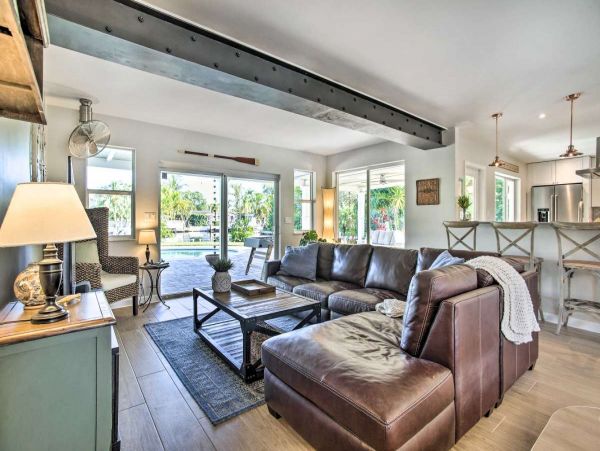 Lovely 3 Bedroom Waterfront Home with Pool