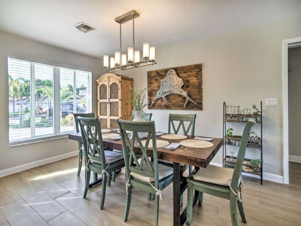 Lovely 3 Bedroom Waterfront Home with Pool