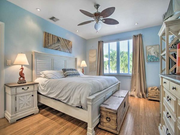 Lovely 3 Bedroom Waterfront Home with Pool