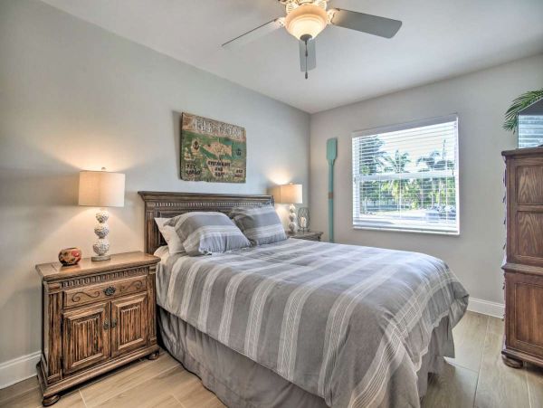 Lovely 3 Bedroom Waterfront Home with Pool