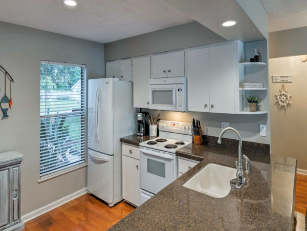 Sarasota Vacation Rental with 3 Bedrooms & Pool