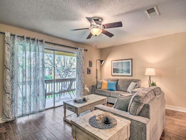 Three Bedroom Vacation Rental with Communal Pool