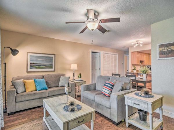 Three Bedroom Vacation Rental with Communal Pool