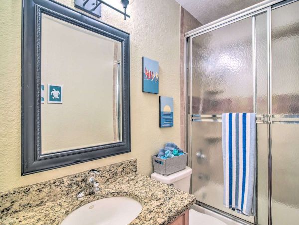 Three Bedroom Vacation Rental with Communal Pool