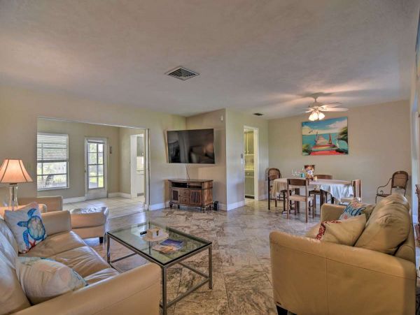 Coastal Home in Sarasota with Two Bedrooms Sleeps Six Guests