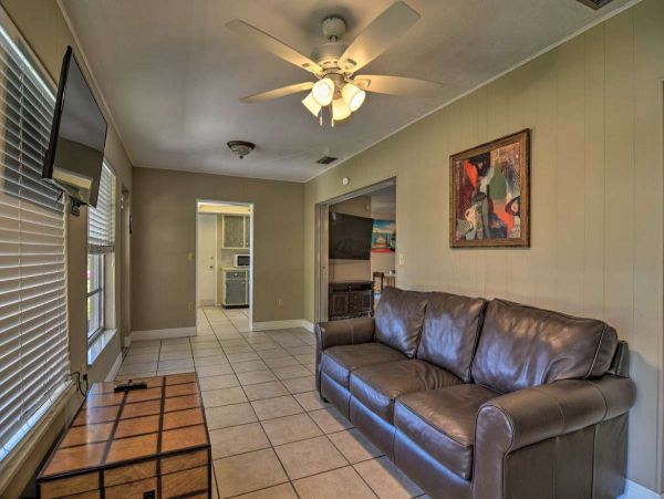 Coastal Home in Sarasota with Two Bedrooms Sleeps Six Guests