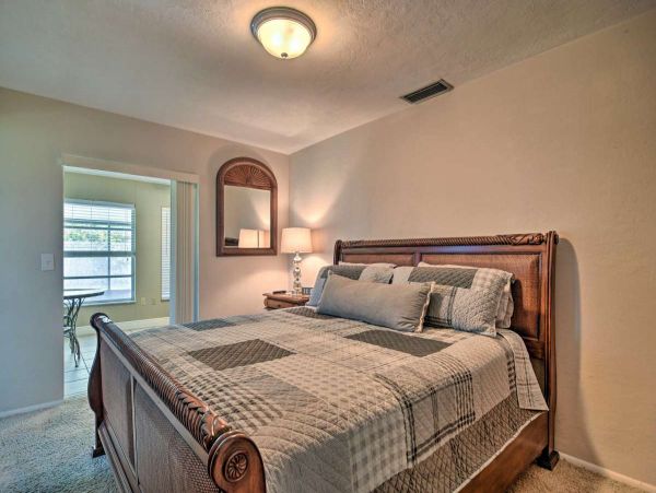 Coastal Home in Sarasota with Two Bedrooms Sleeps Six Guests