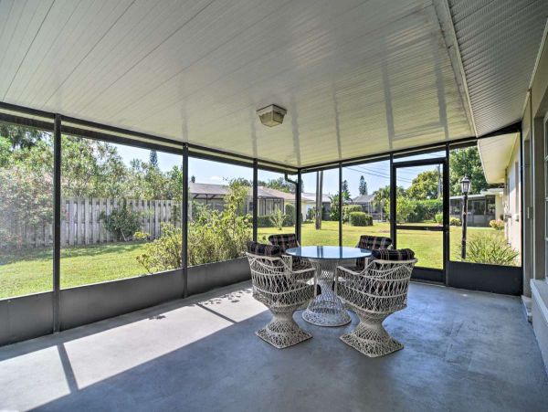 Coastal Home in Sarasota with Two Bedrooms Sleeps Six Guests