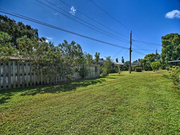 Coastal Home in Sarasota with Two Bedrooms Sleeps Six Guests
