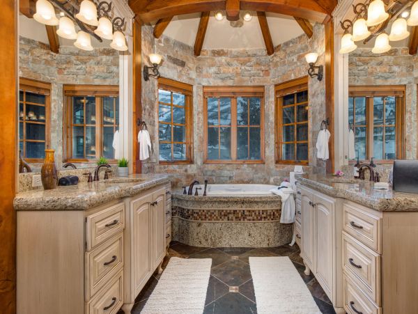 Luxury 5 Bedroom Home in Park City Sleeps 14