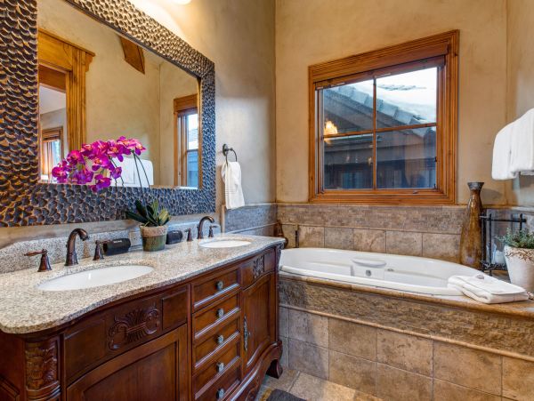 Luxury 5 Bedroom Home in Park City Sleeps 14
