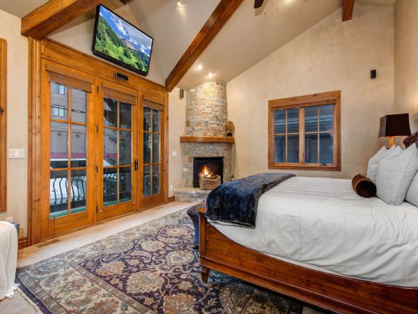 Luxury 5 Bedroom Home in Park City Sleeps 14