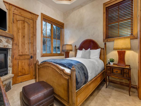 Luxury 5 Bedroom Home in Park City Sleeps 14