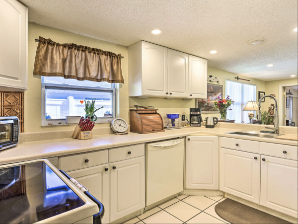 Nokomis Charming Vacation Home 2.5 Miles Beach Access