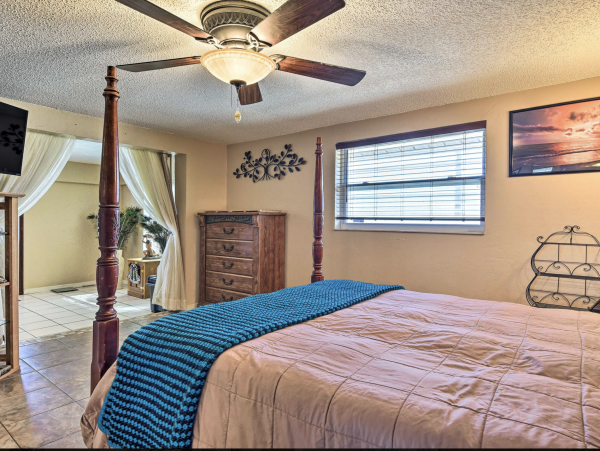 Nokomis Charming Vacation Home 2.5 Miles Beach Access