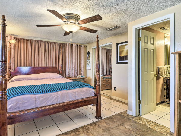 Nokomis Charming Vacation Home 2.5 Miles Beach Access