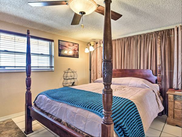 Nokomis Charming Vacation Home 2.5 Miles Beach Access