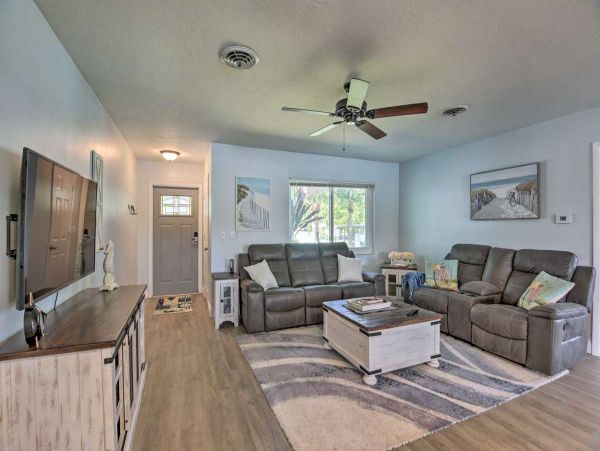 Two Bedroom Bay View Vacation Rental with Dock in Nokomis