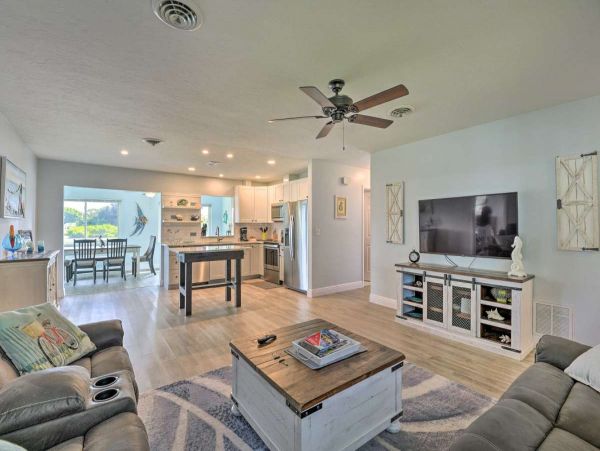 Two Bedroom Bay View Vacation Rental with Dock in Nokomis