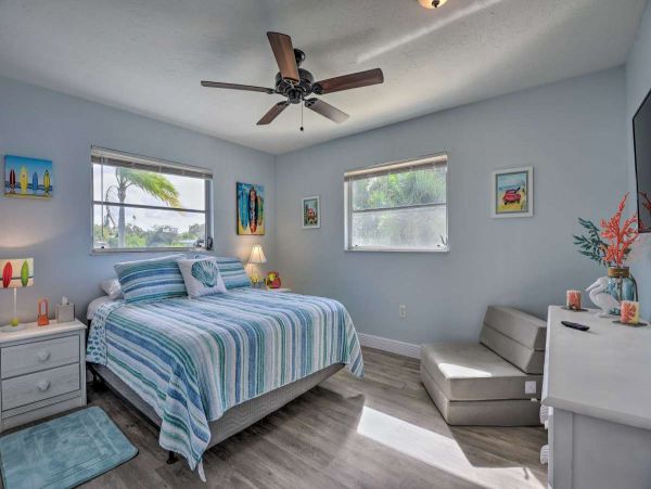 Two Bedroom Bay View Vacation Rental with Dock in Nokomis