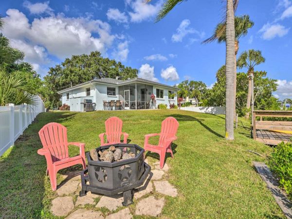 Two Bedroom Bay View Vacation Rental with Dock in Nokomis