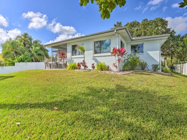 Two Bedroom Bay View Vacation Rental with Dock in Nokomis