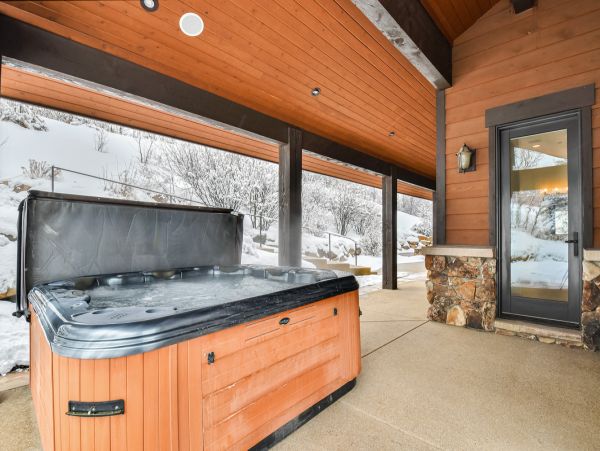 Deer Crest Deer Valley Ski in Ski out in a private community