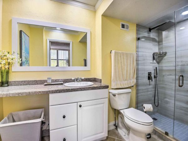 Siesta Key Condo Near Beach With Bay Views And Pool
