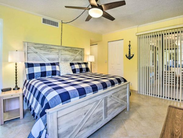 Siesta Key Condo Near Beach With Bay Views And Pool