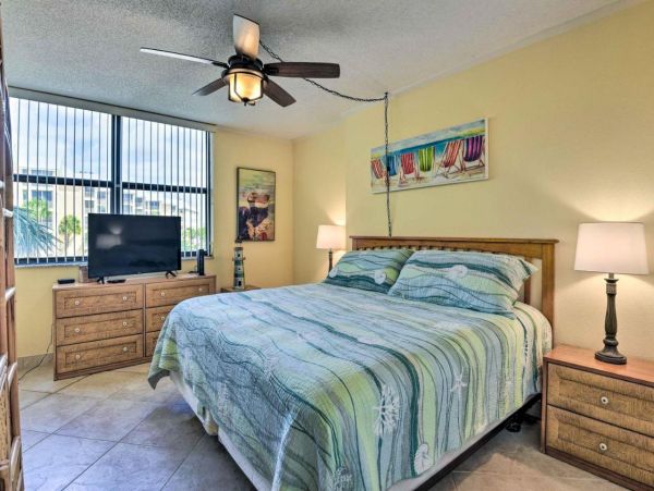Siesta Key Condo Near Beach With Bay Views And Pool