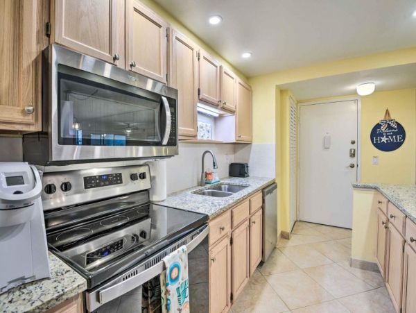 Siesta Key Condo Near Beach With Bay Views And Pool