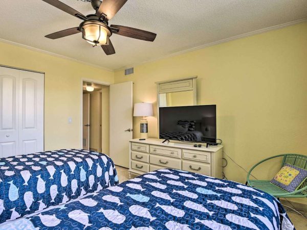 Siesta Key Condo Near Beach With Bay Views And Pool