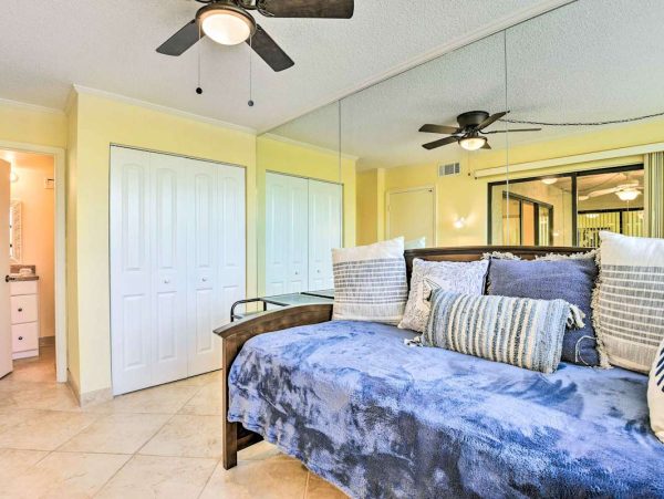 Siesta Key Condo Near Beach With Bay Views And Pool