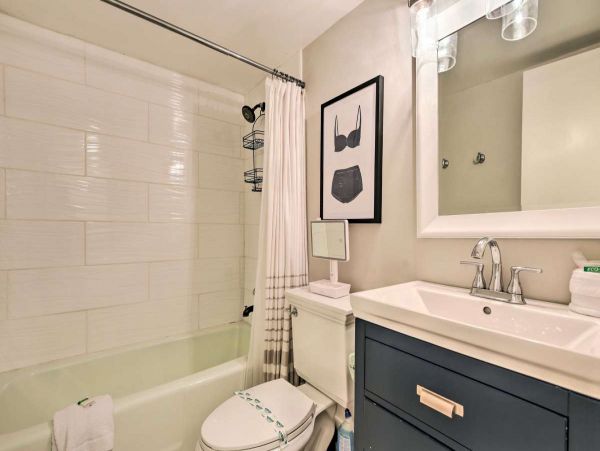 Siesta Key Vacation Condo with Heated Pool  & Close to Beach