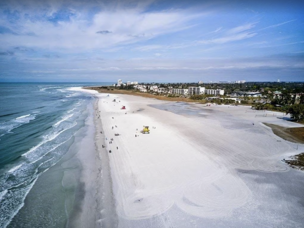 Siesta Key Vacation Condo with Heated Pool  & Close to Beach