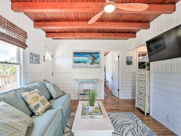 Siesta Key Vacation Home Two Bedroom Walk to Beach