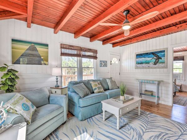 Siesta Key Vacation Home Two Bedroom Walk to Beach