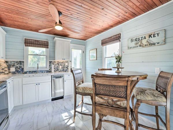 Siesta Key Vacation Home Two Bedroom Walk to Beach